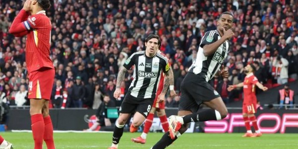 德天空：目前利物浦仍然视伊萨克为引援首选，其次是埃基蒂克