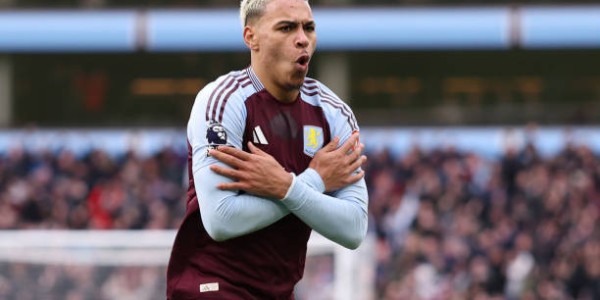 阿斯顿维拉队中瑰宝一个接一个被卖掉 财政为什么那么困难？