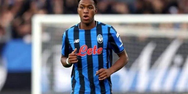 数据平平！24场1球仍遭四大豪门哄抢，18岁少年到底藏着怎样的天赋？